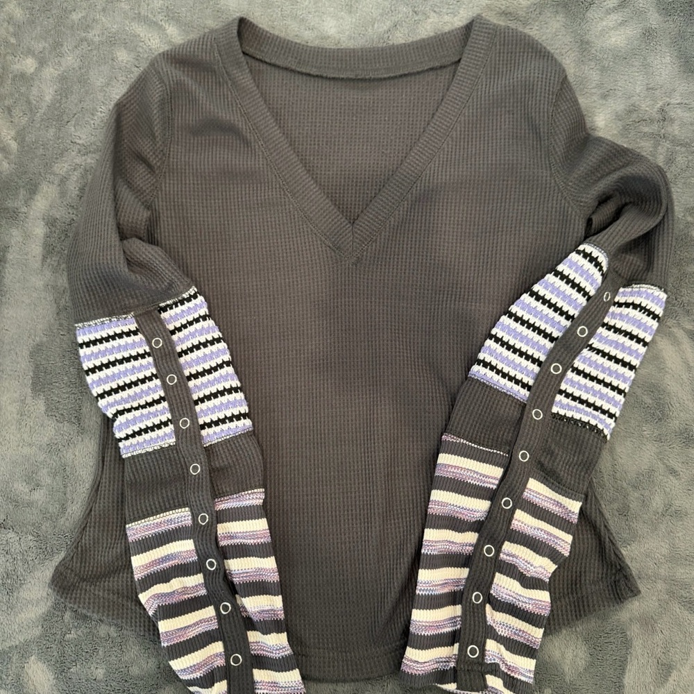 SHEIN V-Neck Gray Waffle Knit Sweater with Striped Sleeve Detail